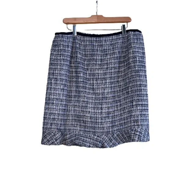 Talbots Woman Petites Blue Tweed Skirt with Ruffle Size 16WP - Picture 1 of 7